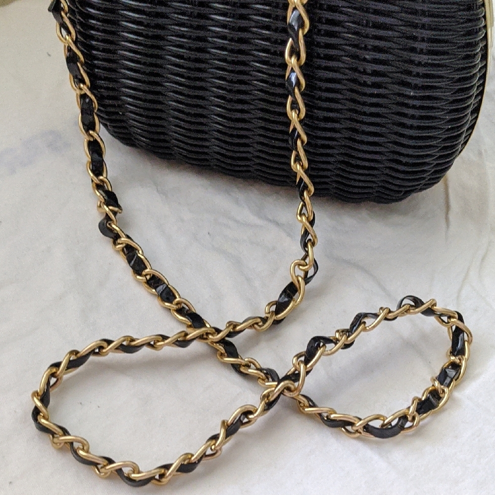 Vintage Magid Black Woven Crossbody Bag with Gold Chain - Picture 14 of 17
